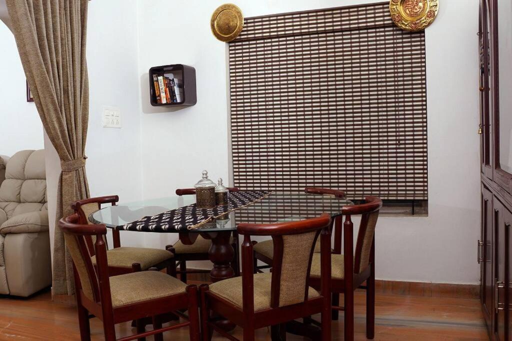 Sowparnika - A Family Home Experience Kochi Exterior foto